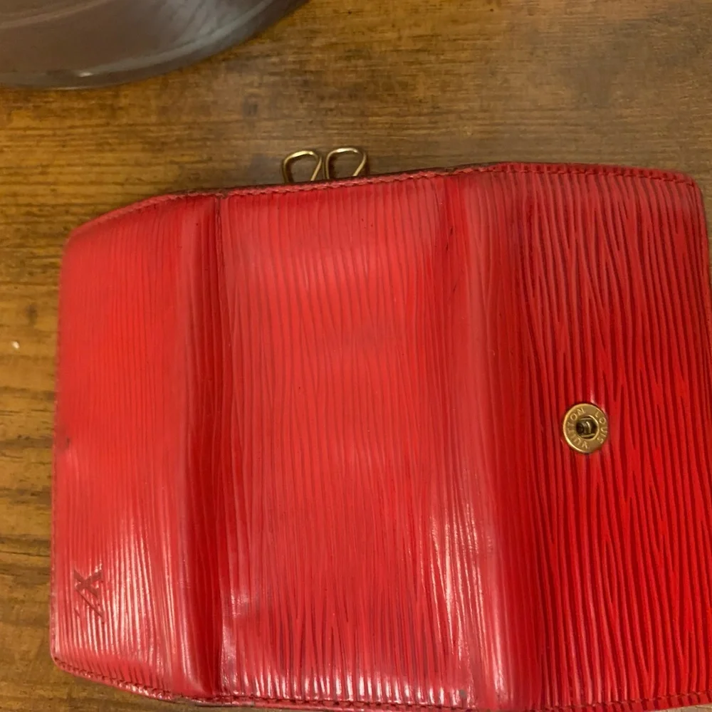 Louis VuittonRed Epi Leather 4 Key Holder CASE - Picture 6 of 12